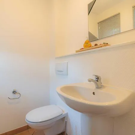 Vakantiehuis Haushaelfte-8b-gisela-id-418 *
